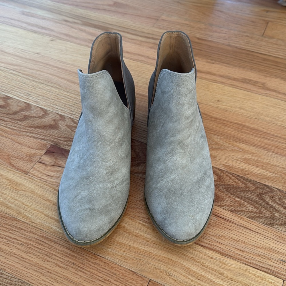 Booties - Picture 3 of 4